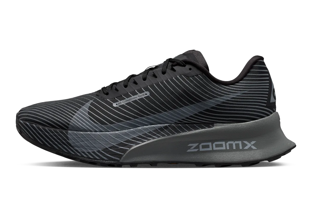 Nike ACG Ultrafly Trail noire, vue de profil