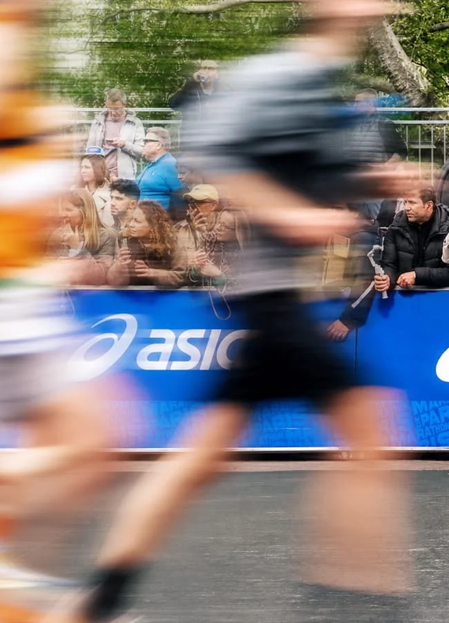 Passage des coureurs devant le public du Marathon de Paris.