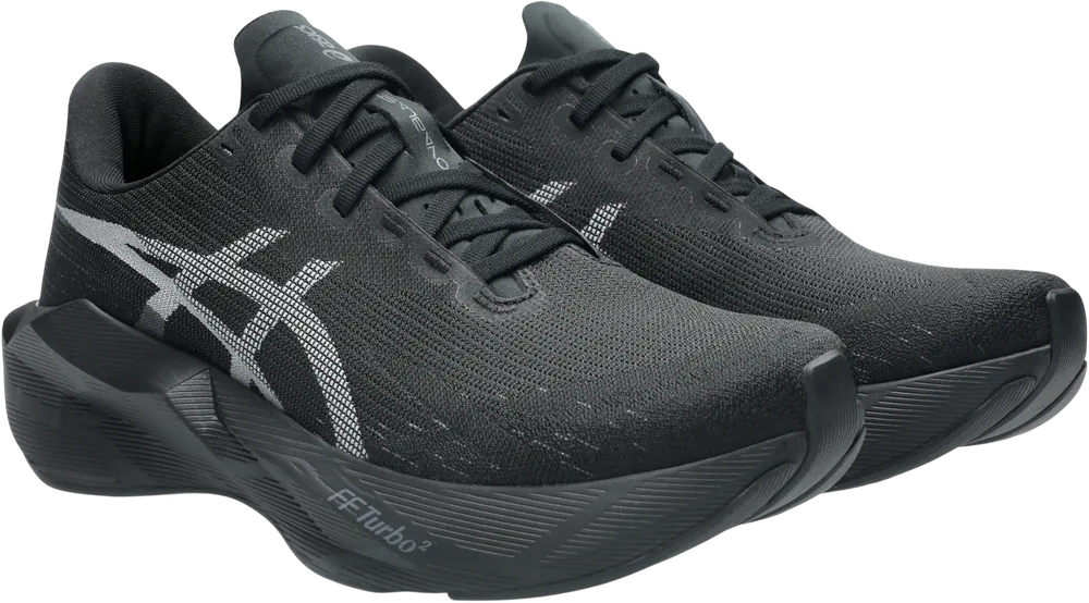 ASICS Novablast 6 Black / Black homme, vue trois quarts