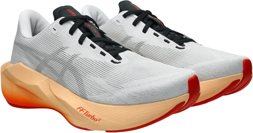 ASICS Novablast 6 White / Orange Glow homme, vue trois quarts