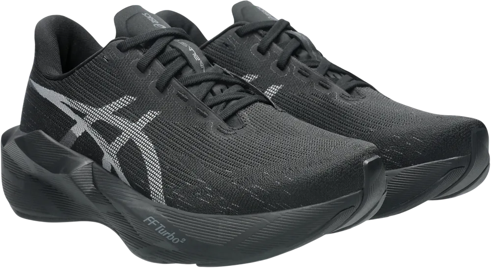 ASICS Novablast 6 Black / Black femme, vue trois quarts