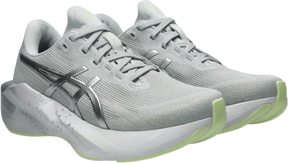ASICS Novablast 6 Platinum Platinum / Glow Green femme, vue trois quarts