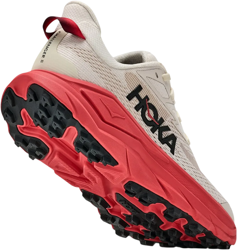 HOKA Challenger 8 Alabaster/Burnt Red, vue trois quarts