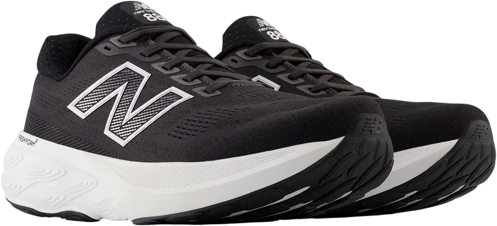 New Balance Fresh Foam X 880v15 Black / White / Reflection homme, vue trois quarts