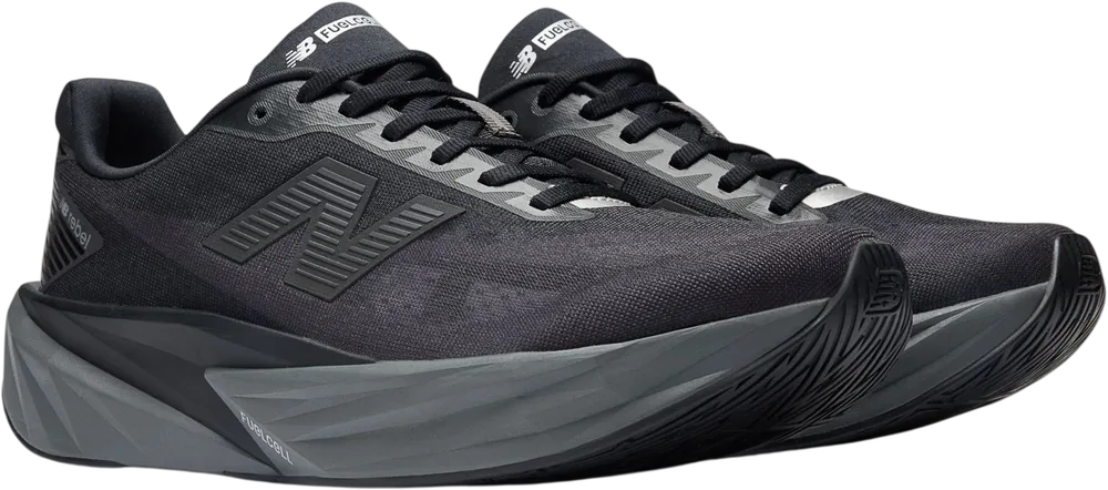 New Balance FuelCell Rebel v5 Black / Castlerock / Silver Metallic homme, vue trois quarts