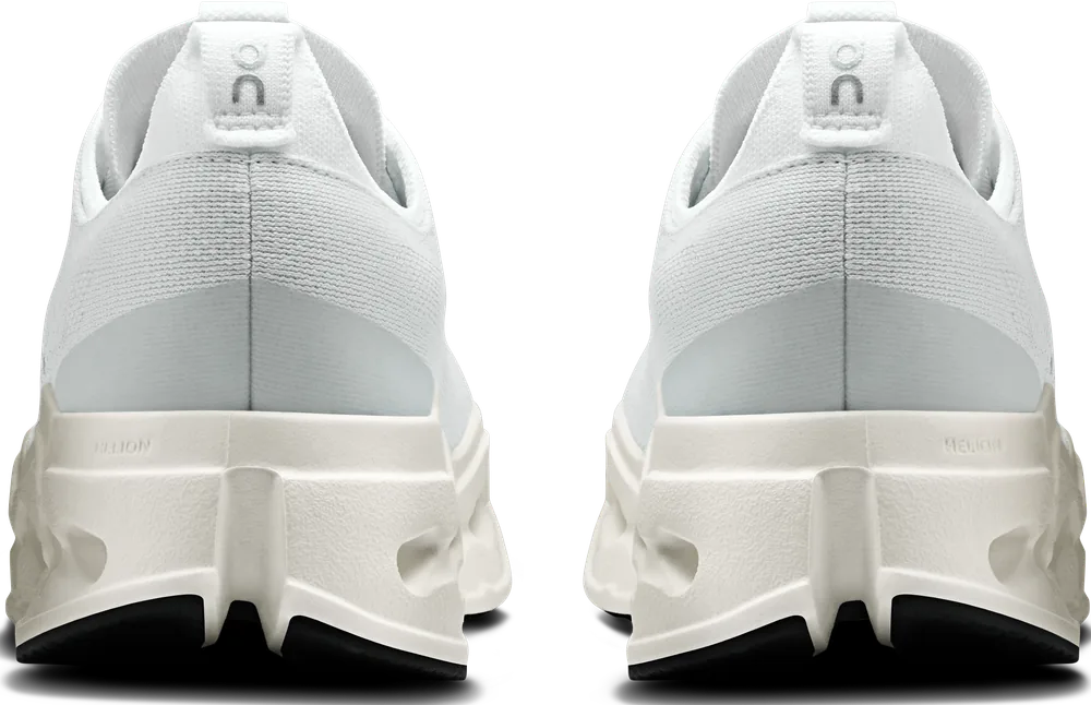On Cloudsurfer Max White / White, vue arrière