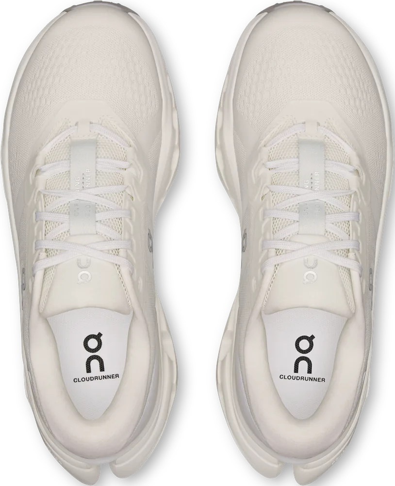 On Cloudrunner 3 White / Ivory, vue de dessus